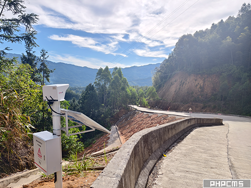 華安縣農(nóng)村公路邊坡監(jiān)測(cè)系統(tǒng)正式投用以AI視覺與物聯(lián)網(wǎng)技術(shù)守護(hù)鄉(xiāng)村道路安全