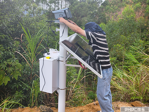 邊坡監(jiān)測(cè)系統(tǒng)施工現(xiàn)場(chǎng)